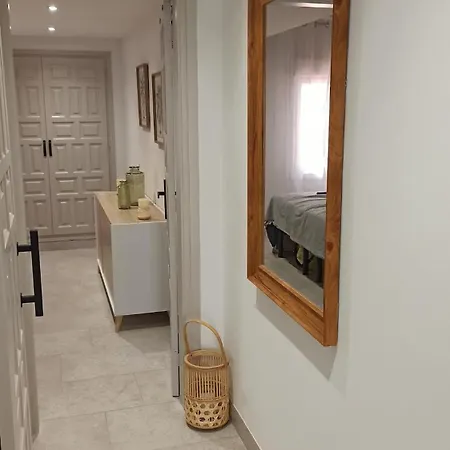 Apartment 400m De La Plage, Avec Piscine Et Jardin Prive
